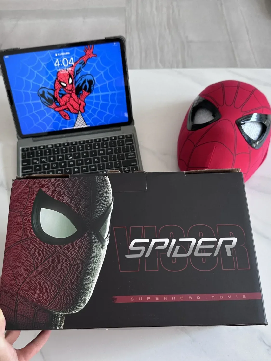 Spider-Man Eye Electronic Sculpture: 1:1 Remote Control Desktop Decoration for Adults and Children - Image 2