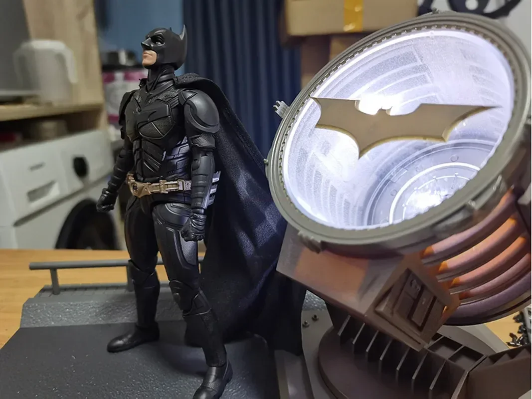 Batman The Dark Knight Trilogy Bat Signal Battle Suit Action Figure - Image 4