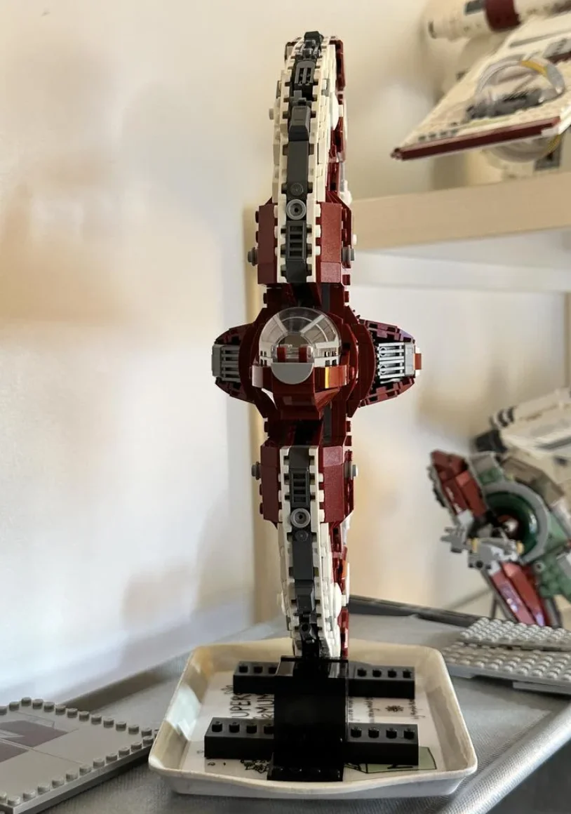 Giant Shuttle Machine – 1374PCS Space War Building Set - Image 4