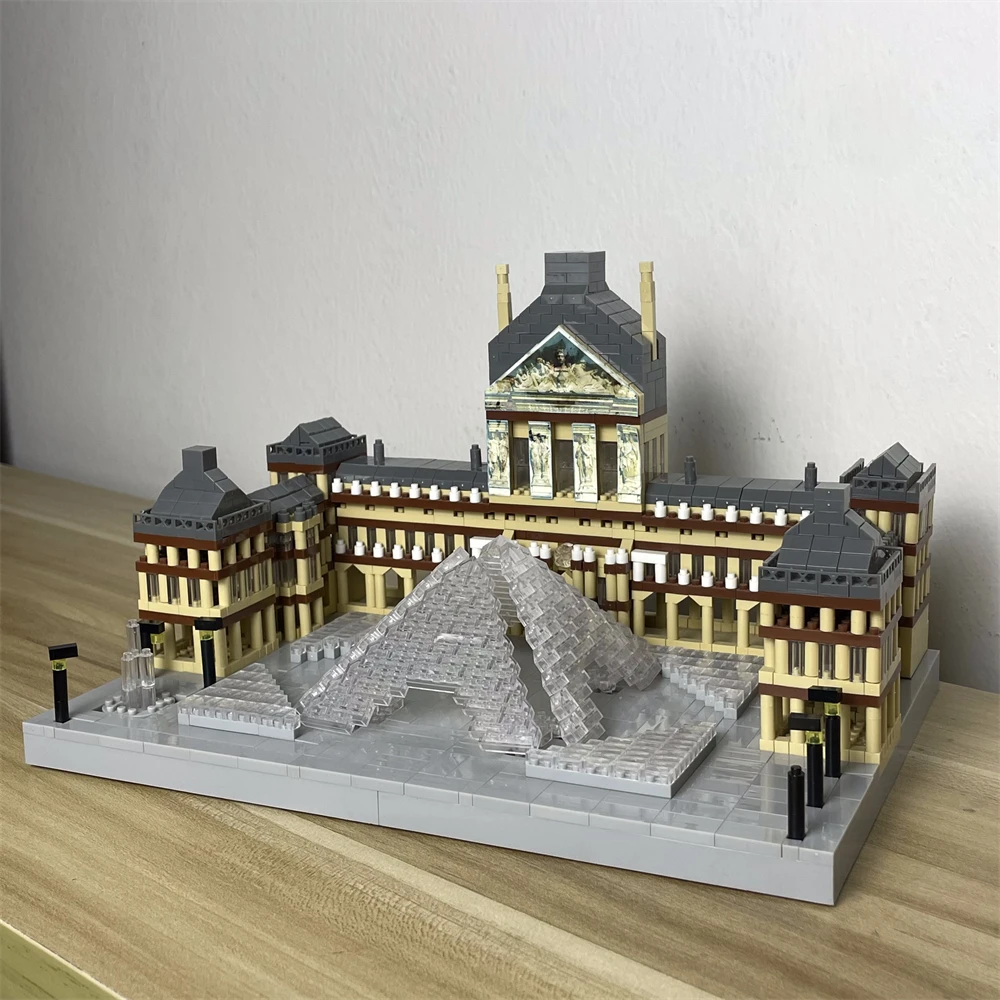 Louvre Museum Micro Building Block Set - Image 3
