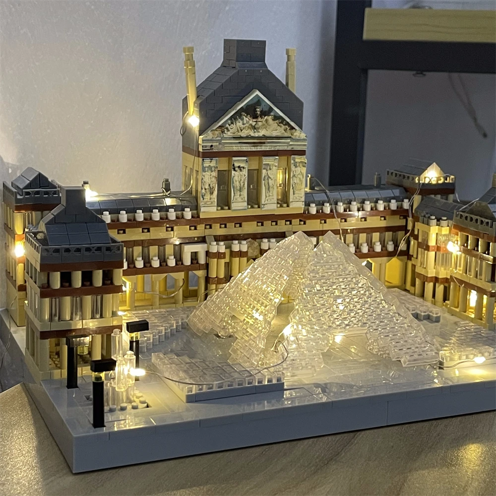 Louvre Museum Micro Building Block Set - Image 4