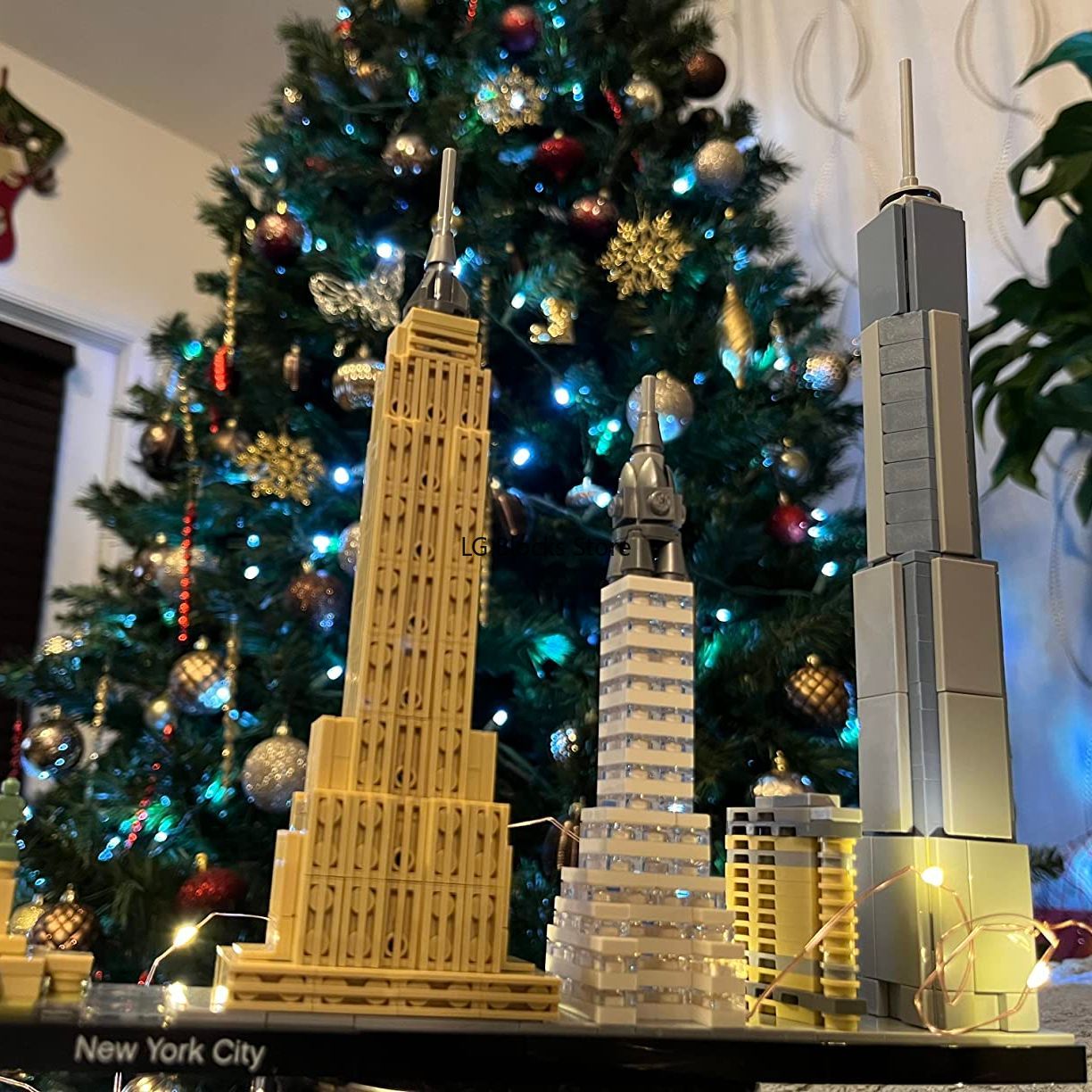 LEGO Technic City Architecture New York City Skyline Model - Image 3