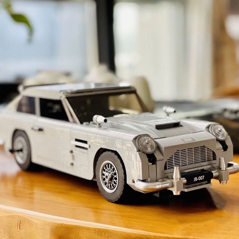 LEGO Technic James Bond DB5 Classic Car 007 Model - Image 6